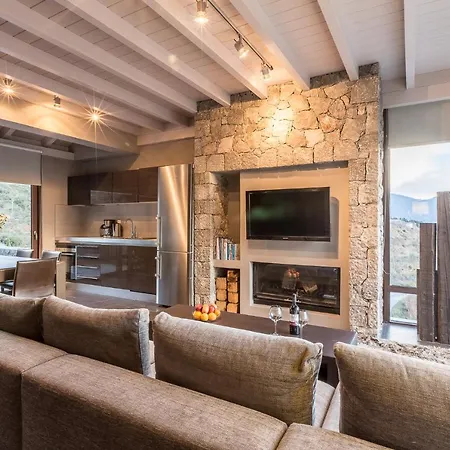 Villa Arachova Chalet I, Breathtaking Infinity View. *