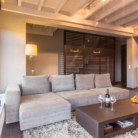 Villa Arachova Chalet I, Breathtaking Infinity View. Livadeia