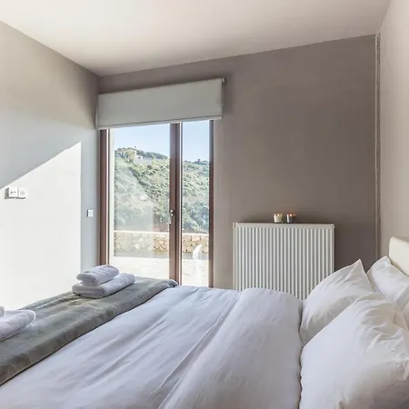 Arachova Chalet I, Breathtaking Infinity View. Villa *